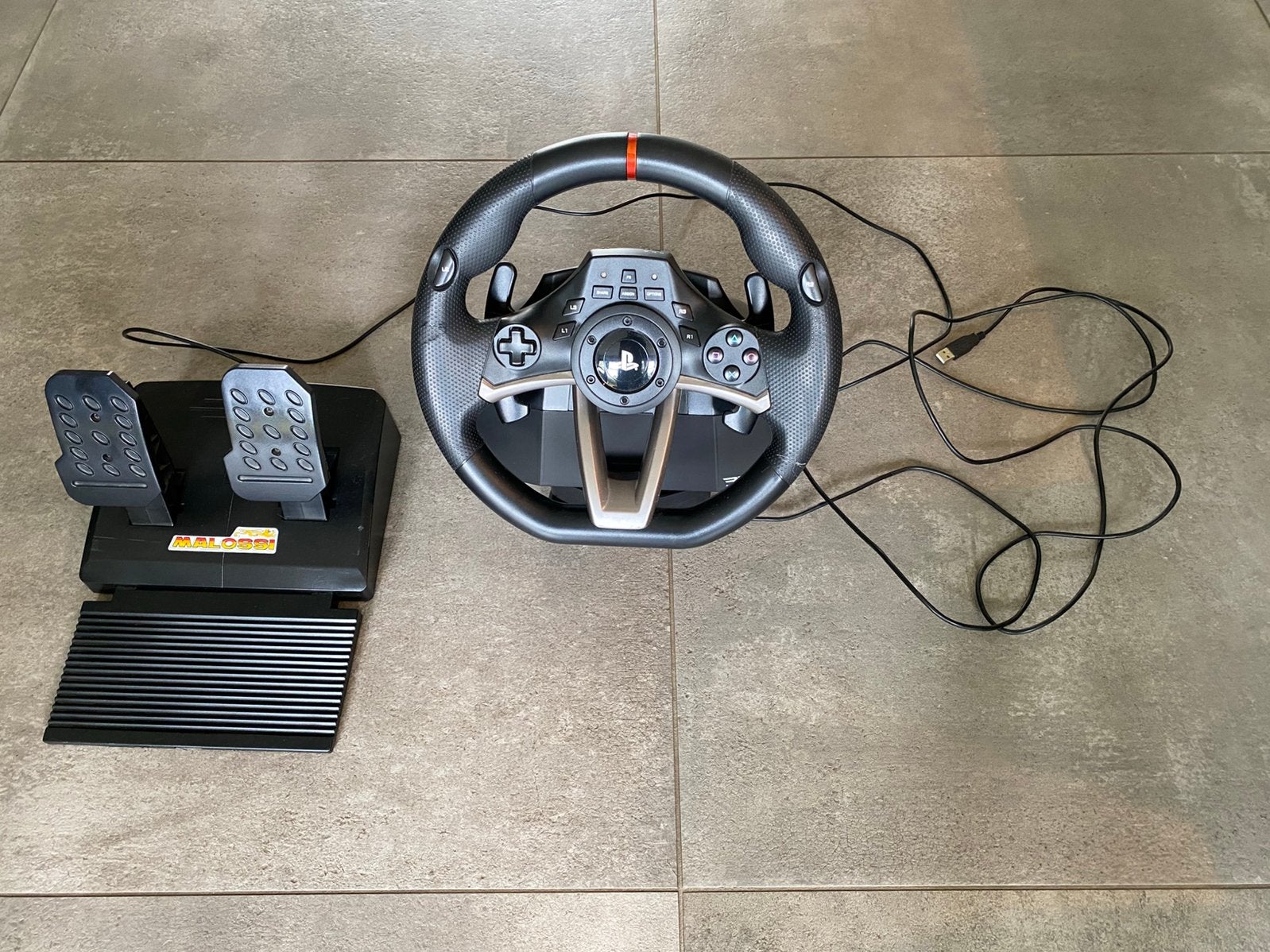 HORI Racing Wheel APEX PS4-052 + Pedalen, Ophalen of Verzenden, Gebruikt