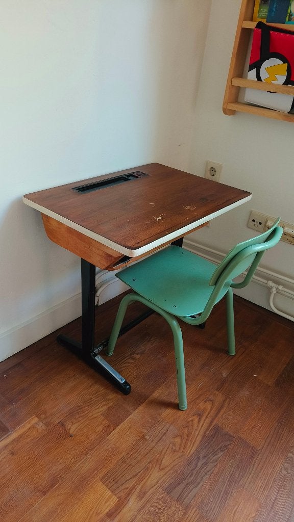 Vintage oud schooltafeltje + kleuterstoel, Ophalen