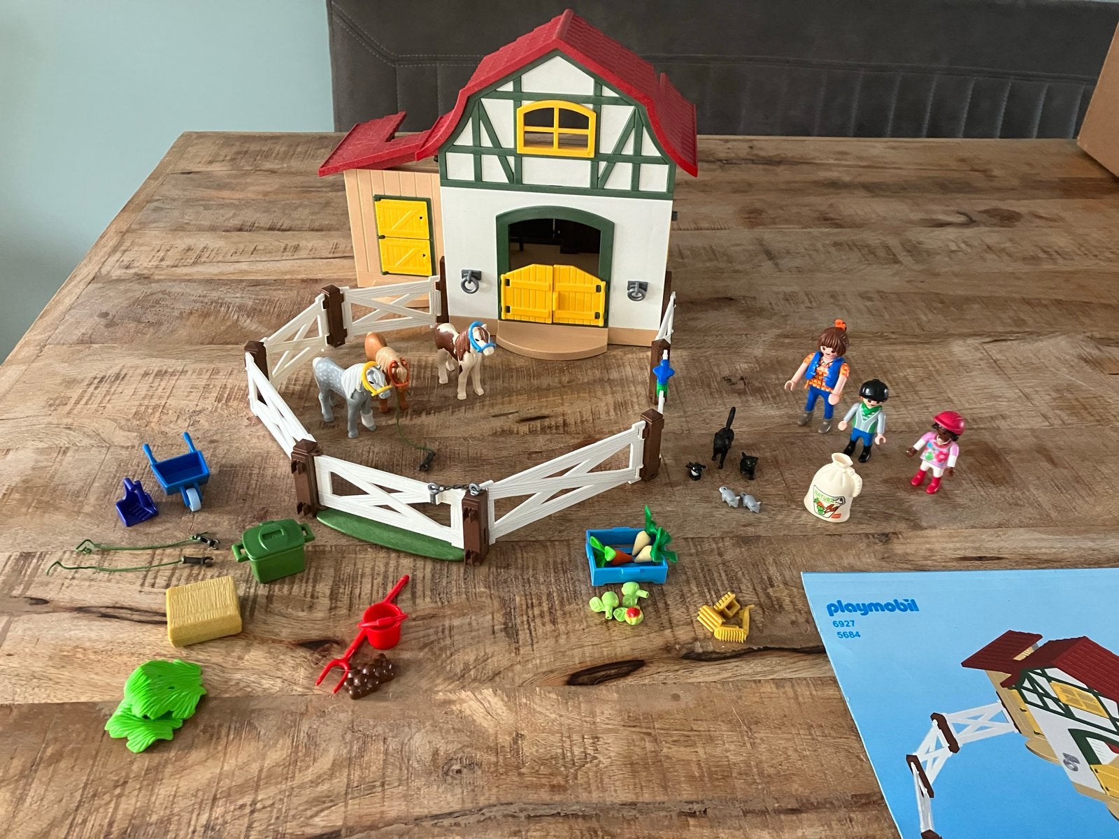 Playmobil Paardenstal met veel accessoires en figuren, Kinderen en Baby's, Speelgoed | Playmobil, Ophalen, Gebruikt