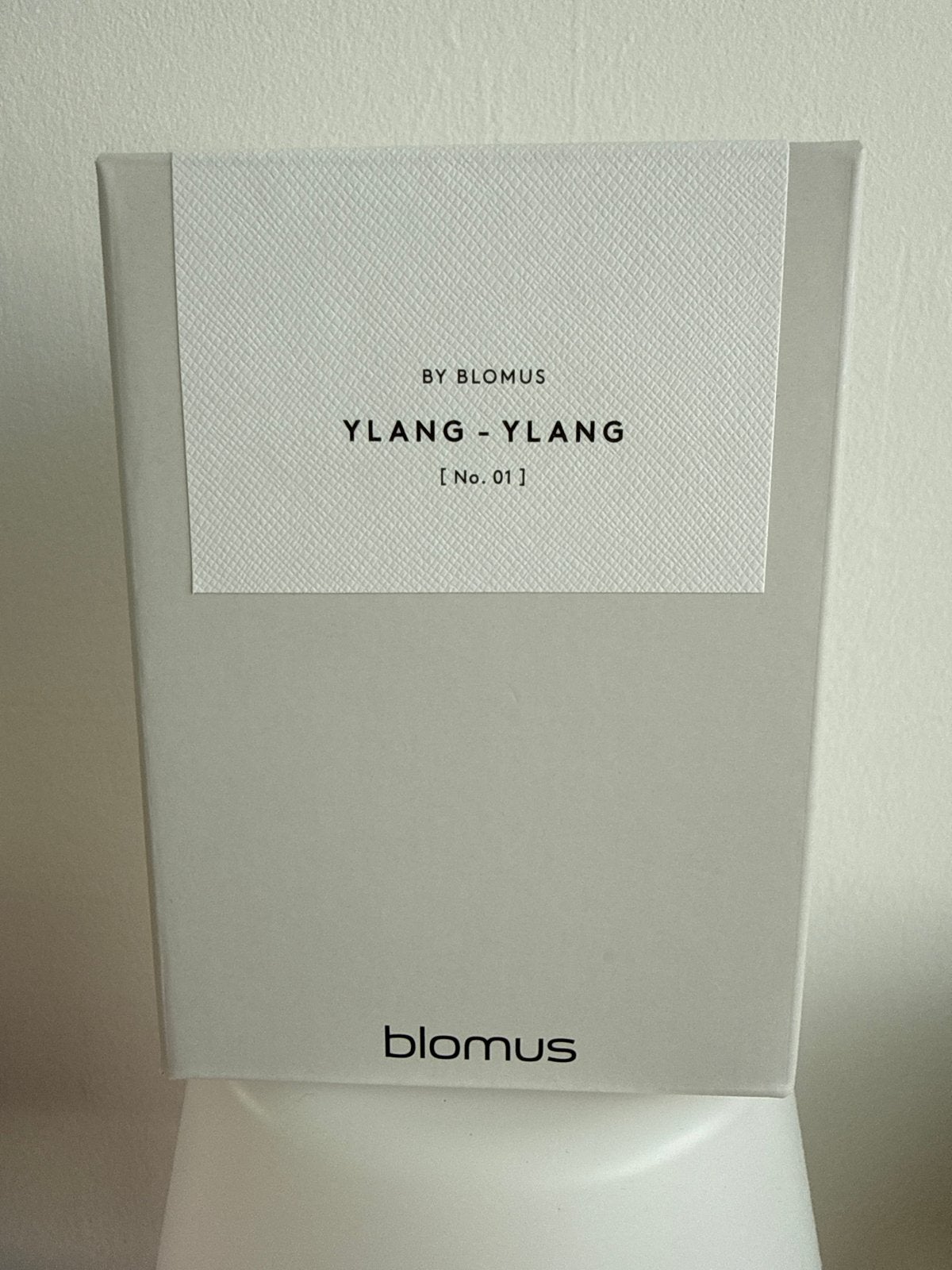 Nieuwe Blomus Geurkaars Ylang-Ylang No. 01, Nieuw, Ophalen of Verzenden, Glas, Crème