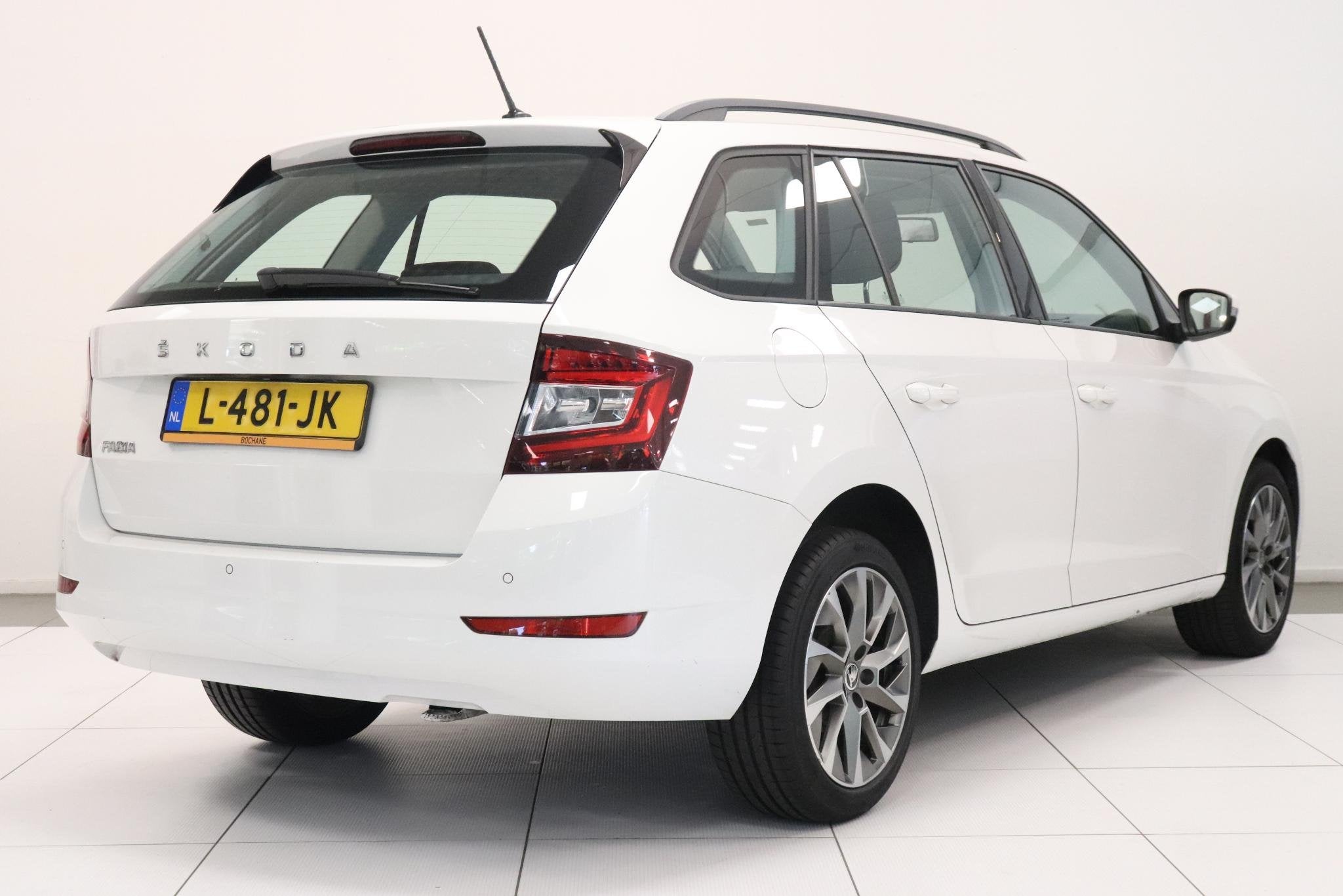 Skoda Fabia Combi 1.0 TSI Business Edition | Camera | AppleC, Auto's, Stof, Gebruikt, 95 pk, Origineel Nederlands