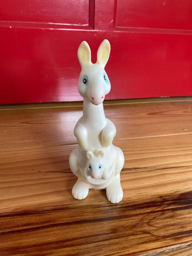 Piep beestje kangoeroe met baby, Kinderen en Baby's, Ophalen of Verzenden, Zo goed als nieuw, Overige typen, Met geluid