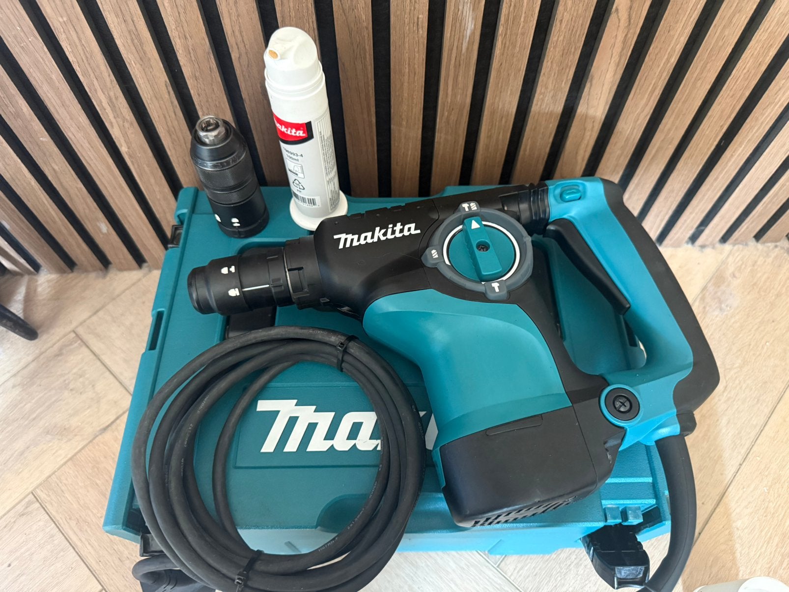 Makita HR2811F, Ophalen, Zo goed als nieuw, Boor- en/of Breekhamer