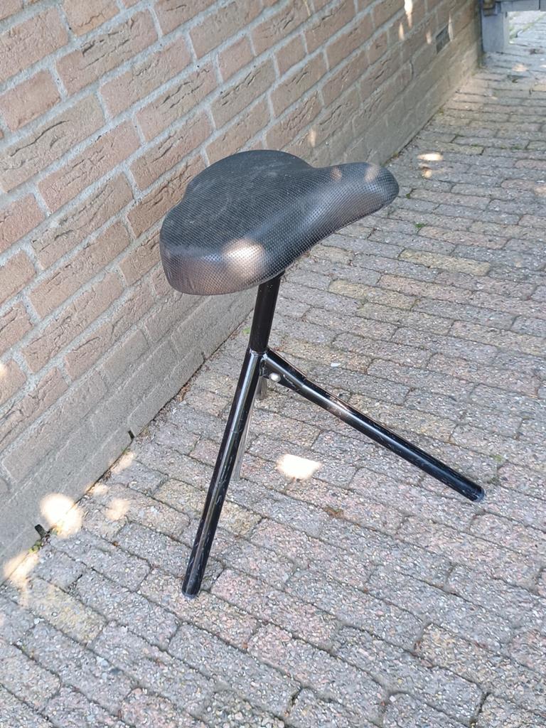 Zadel op poten., Ophalen