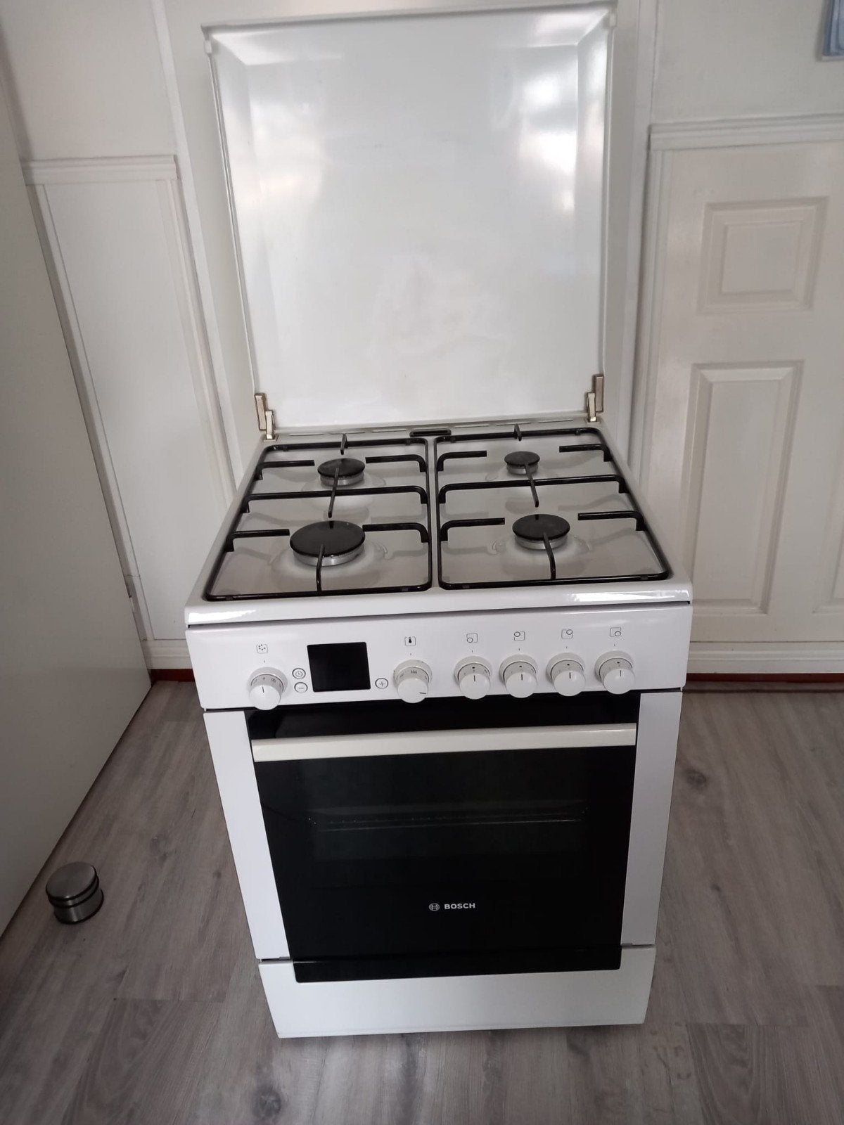 Te koop:Goedwerkende Bosch Gasfornuis met Electrische Oven., Witgoed en Apparatuur, Fornuizen, Ophalen, Gebruikt, 4 kookzones