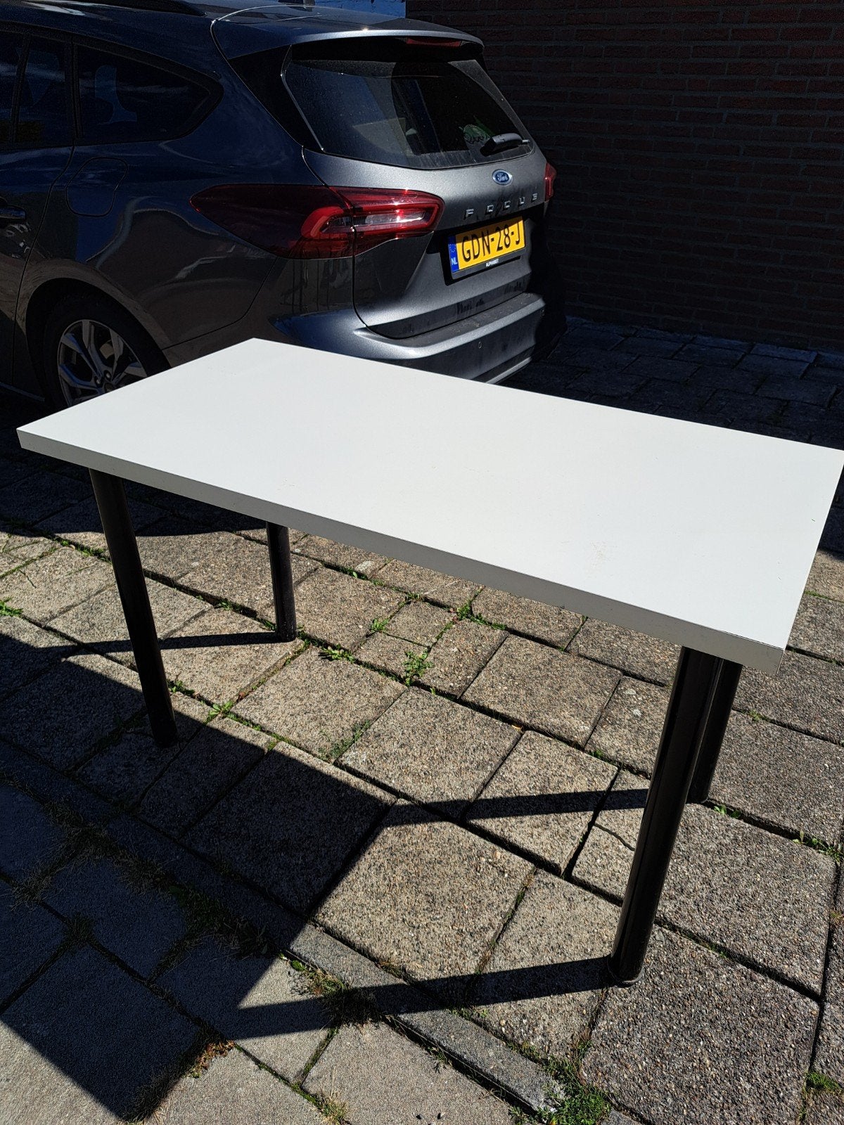 IKEA bureau wit met zwarte metalen poten 120x60cm, Ophalen, Demontabel, Gebruikt, IKEA
