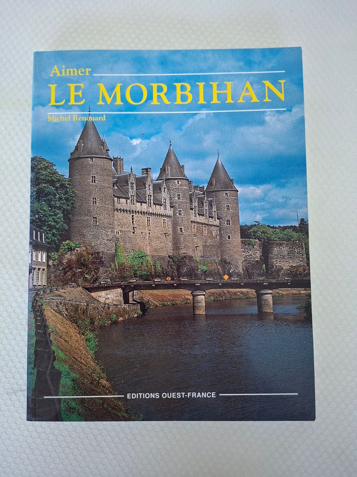 Aimer Le Morbihan - Reisgids Bretagne Frankrijk, Europa, Zo goed als nieuw, Reisgids of -boek, Michel Renouard