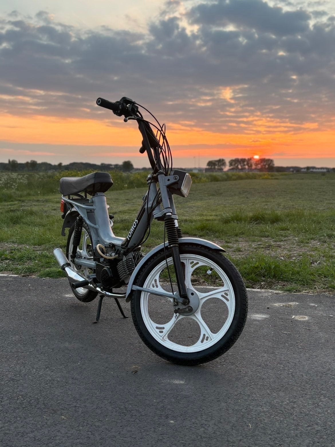 Tomos 65cc, Fietsen en Brommers, Brommers | Tomos, Zo goed als nieuw, Standard, Maximaal 45 km/u, Ophalen