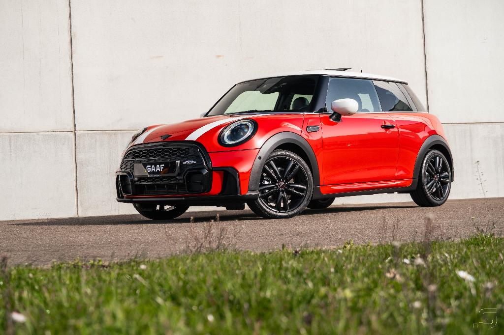 MINI Cooper | JCW Trim | Pano | Comfort Access | Chili Red, 136 pk, Bedrijf, 1125 kg, 3 cilinders