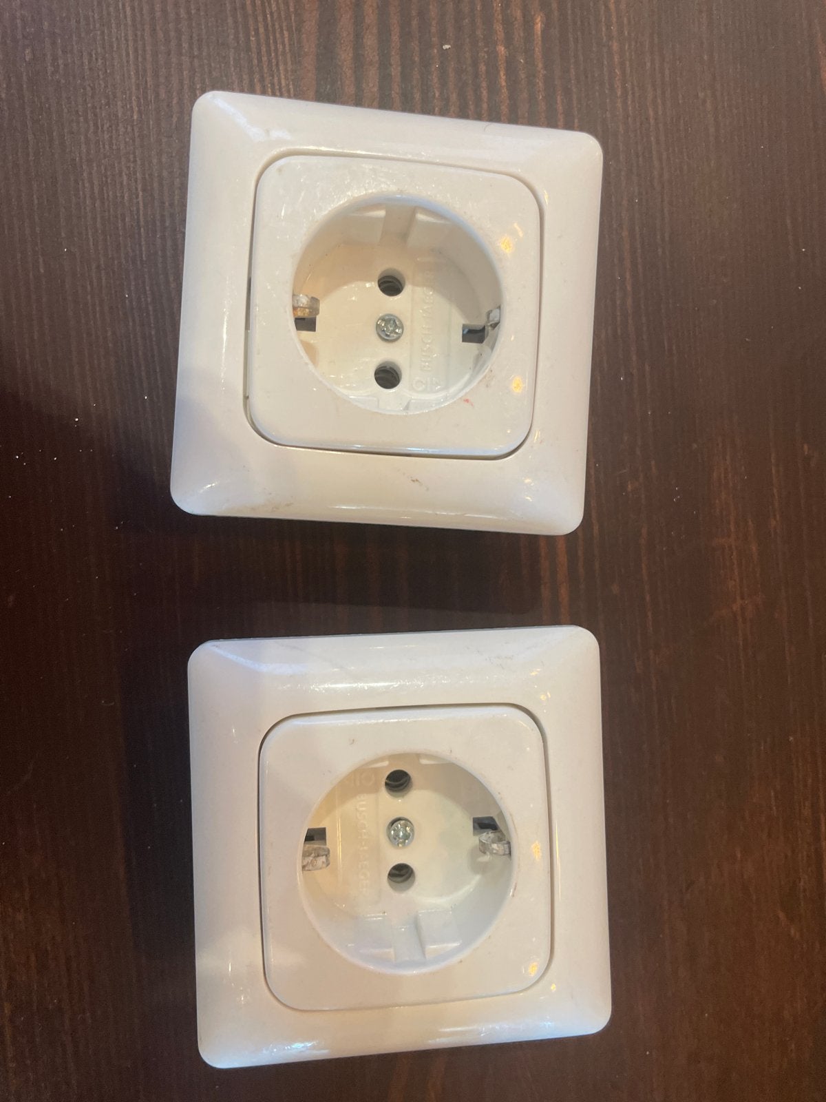 2x Busch-Jaeger enkel inbouw stopcontact + Reflex afdekraam, Doe-het-zelf en Verbouw, Elektra en Kabels, Ophalen, Gebruikt, Busch-Jaeger
