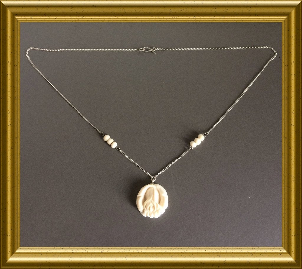 Zilveren ketting met gesneden roosje, Ophalen of Verzenden, Zilver, Ketting