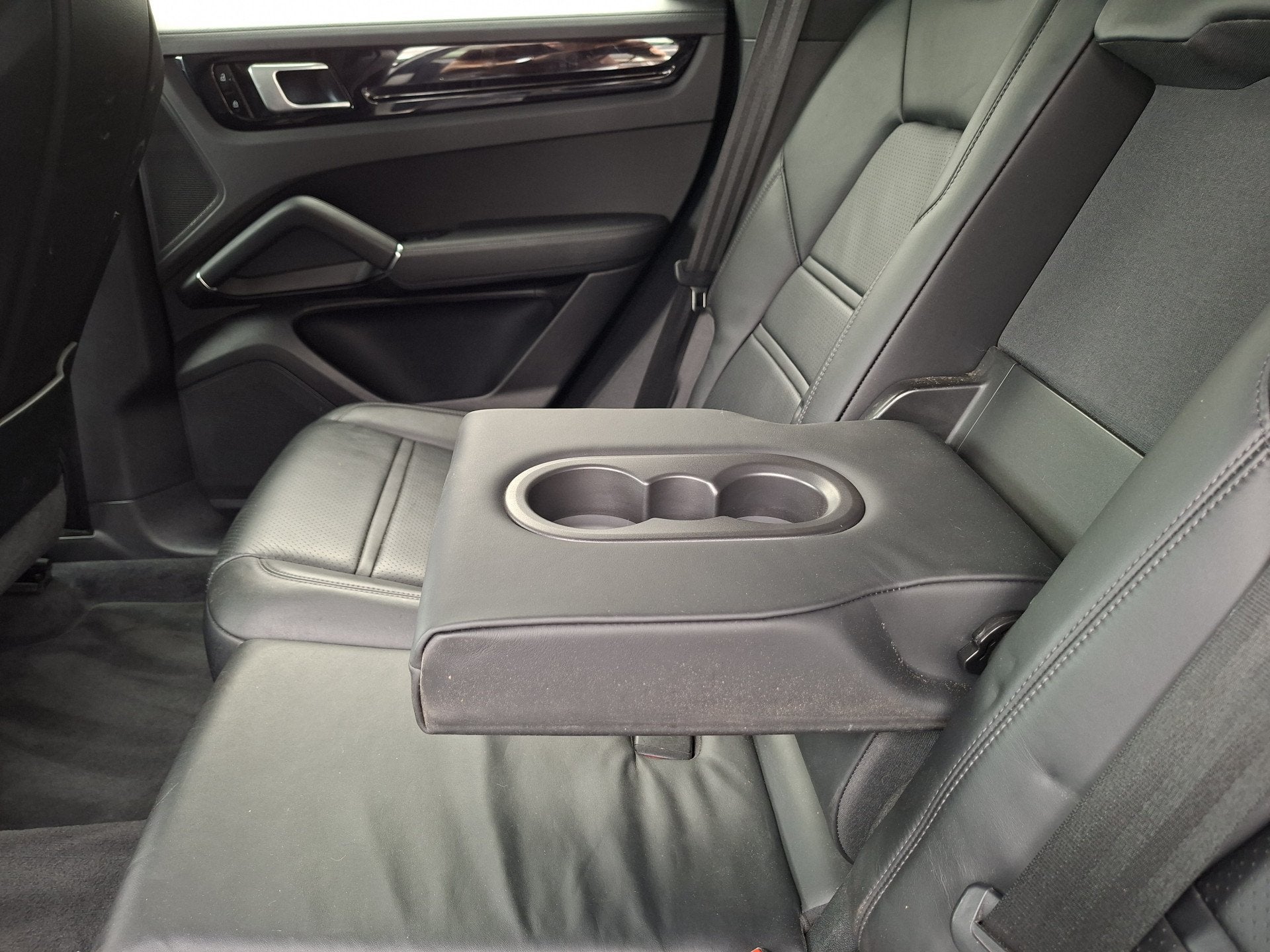Foto 56 van Porsche Cayenne Coupé 3.0 E-Hybrid Pano Trekhaak(3500) 360