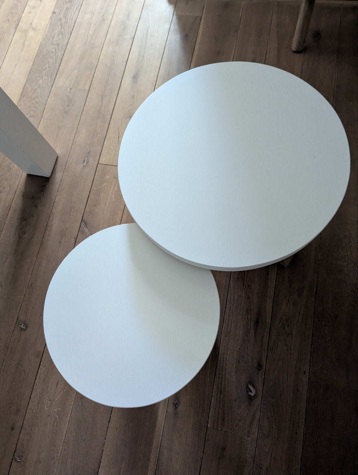 Twee salon/dressoir tafeltjes wit en hout, Minder dan 55 cm, Rond, Zo goed als nieuw, Ophalen