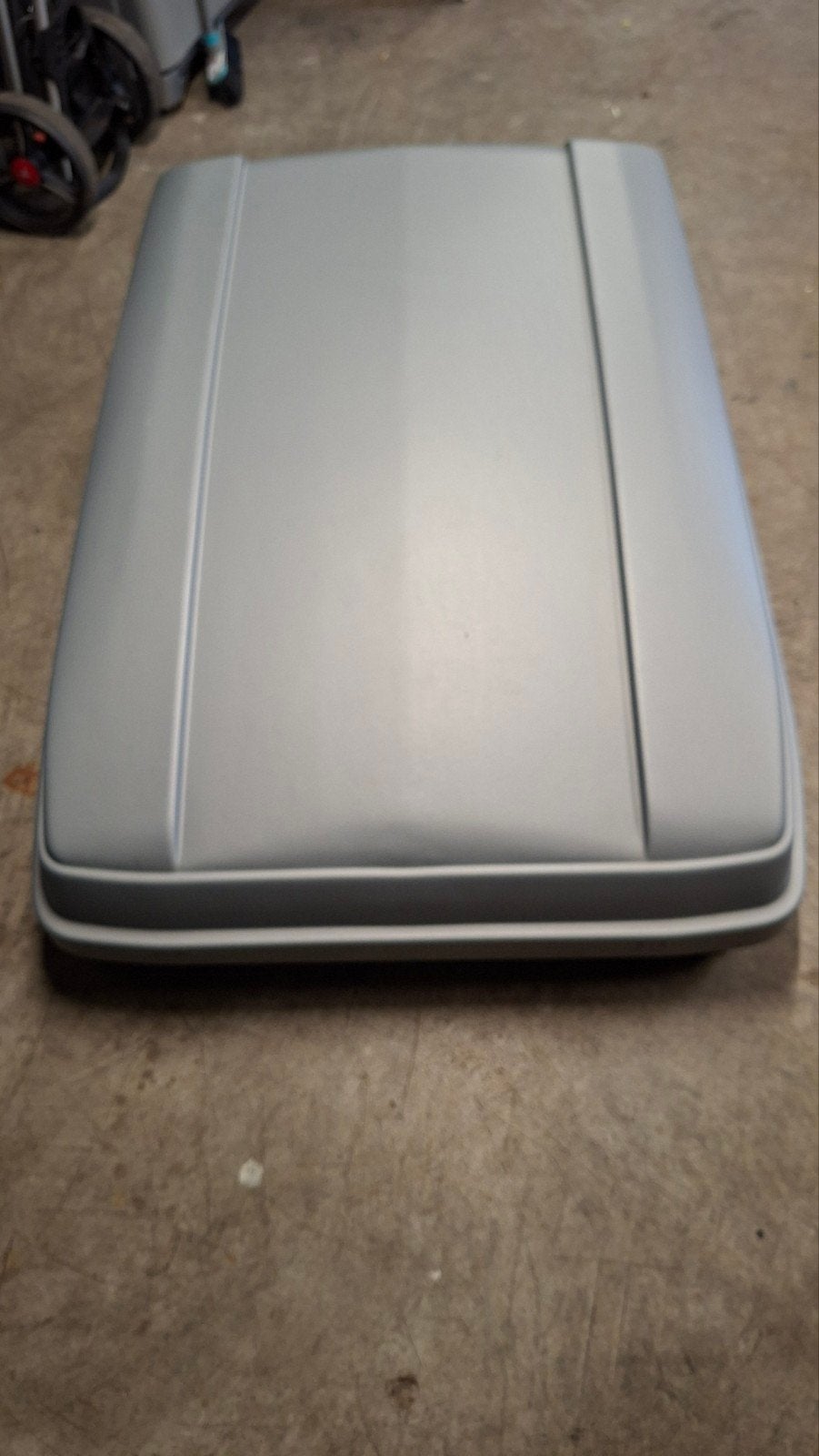 Thule Skibox 90x130 cm inclusief bevestigingsmateriaal, Ophalen, Zo goed als nieuw
