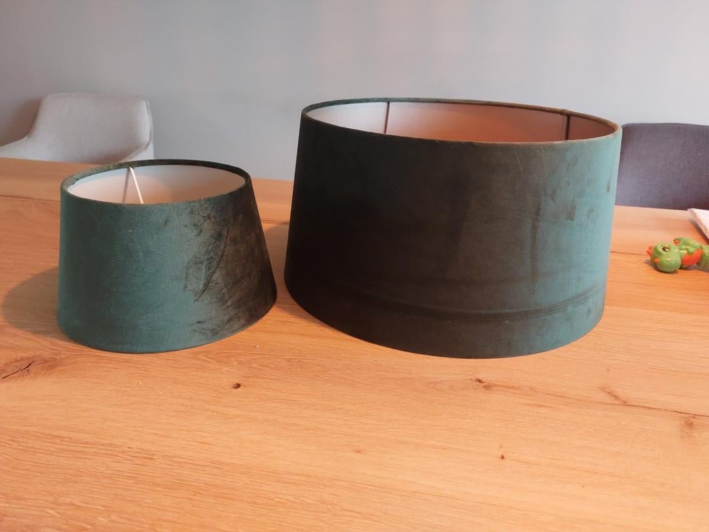 Twee groene lampenkappen., Ophalen, Groen, Rond, Minder dan 25 cm