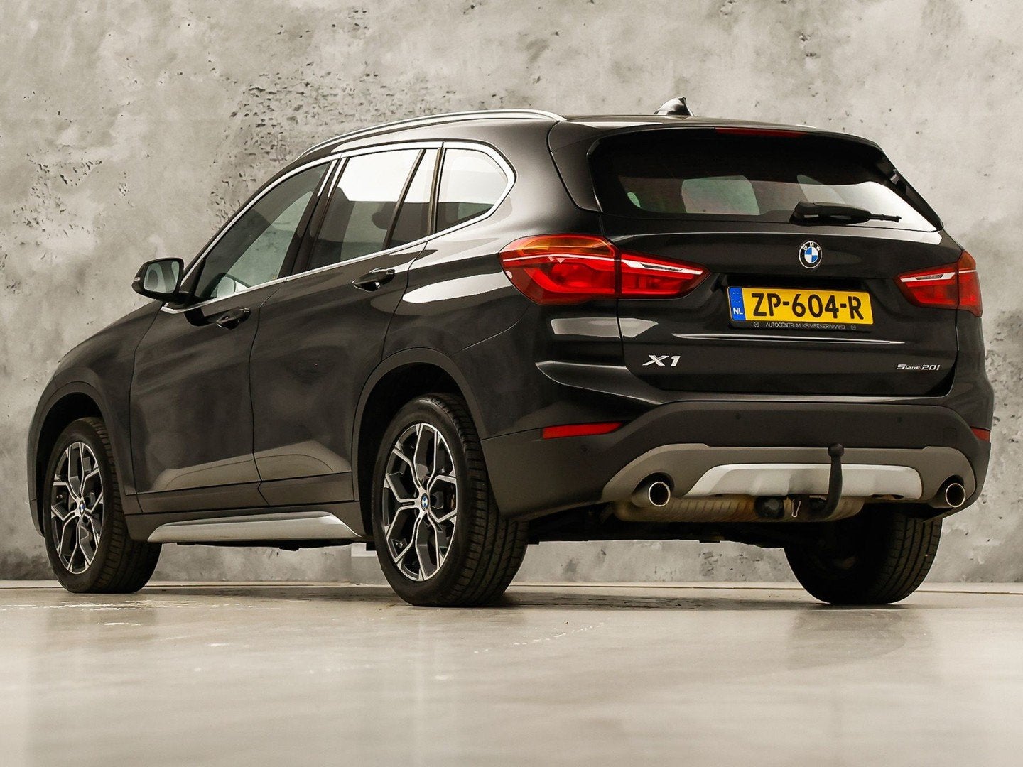 BMW X1 sDrive20i High Executive 192Pk Automaat (GROOT NAVI,, Auto's, Zwart, Bedrijf, SUV of Terreinwagen, 84 €/maand