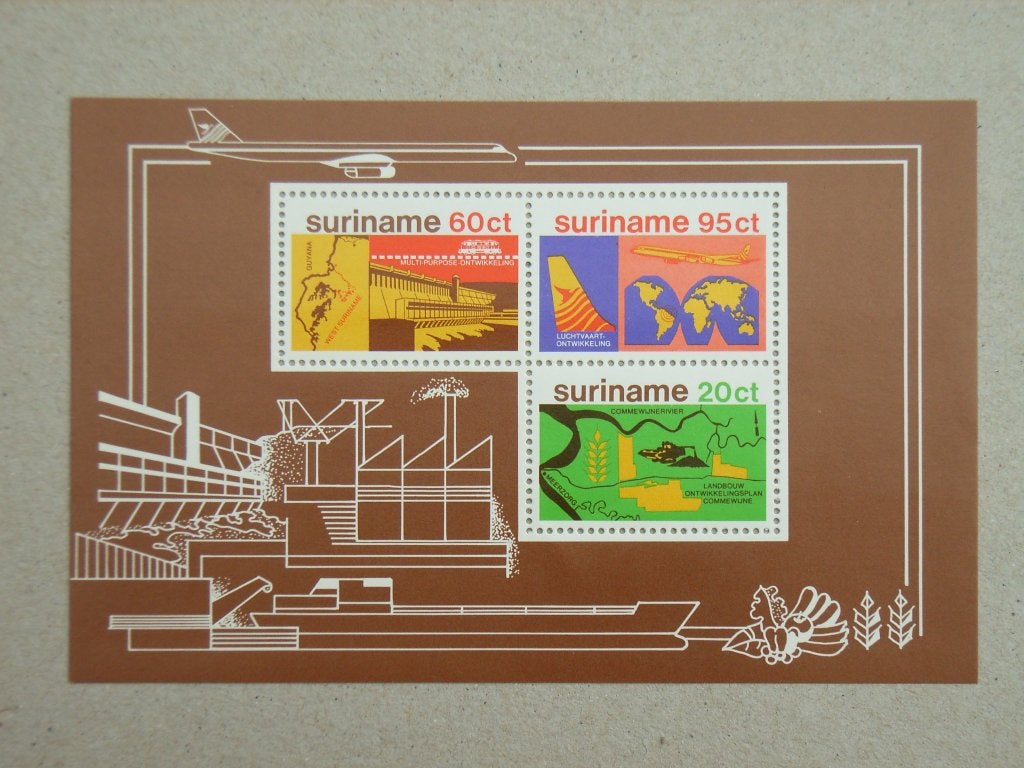 ZZ  Suriname blok 139 pf, Ophalen of Verzenden, Postfris