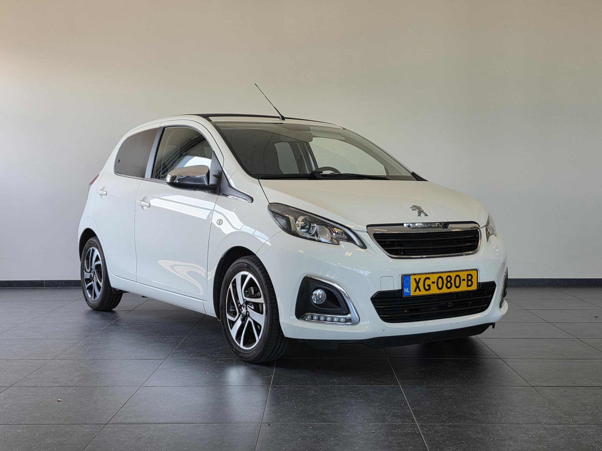 Peugeot 108 1.0 e-VTi Allure TOP! | Automaat | Stoelverwarmi, Auto's, Dealer onderhouden, Gebruikt, 4 stoelen, Wit
