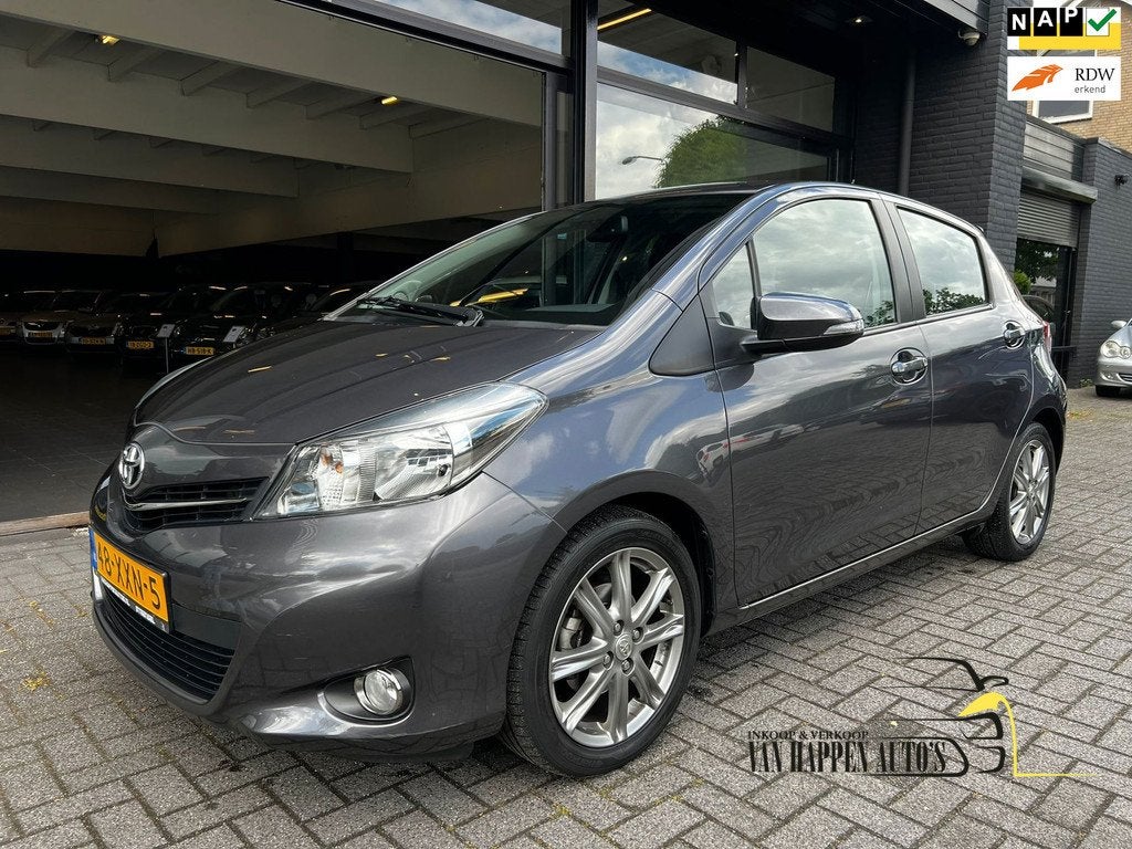 Toyota Yaris 1.3 VVT-i Dynamic / apk 6-2027, Euro 5, Stof, Zwart, 4 cilinders