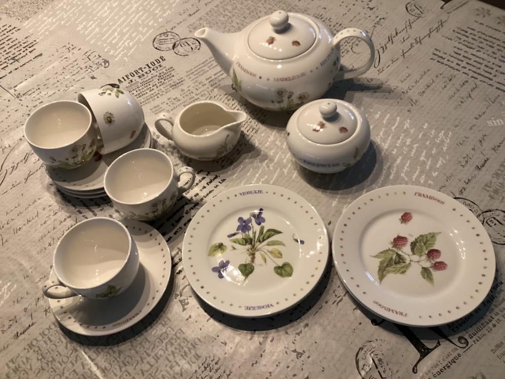 theeservies Marjolein Bastin wild flowers, zonder bordjes, Huis en Inrichting, Keuken | Servies, Ophalen, Zo goed als nieuw, Overige stijlen
