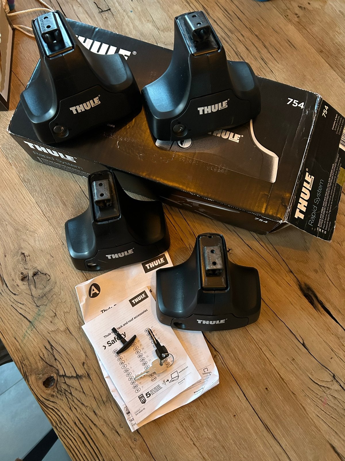Thule Rapid System 754 Voetenset voor dakdragers, Ophalen of Verzenden, Zo goed als nieuw