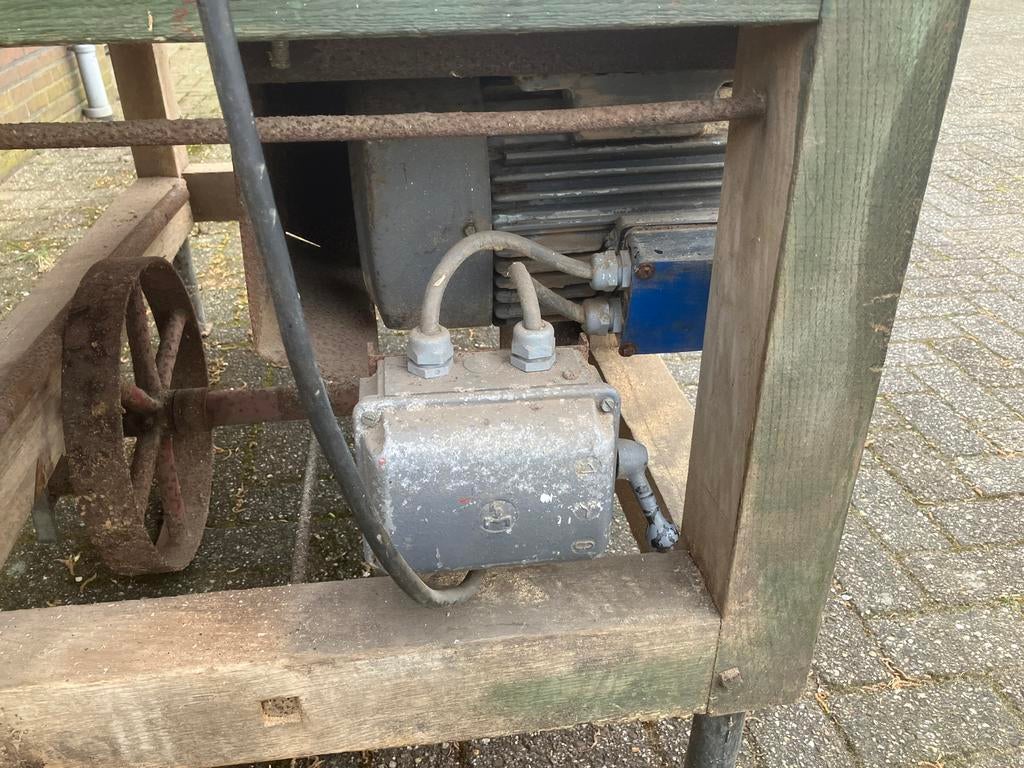 Grote cirkel brandhoutzaag., Doe-het-zelf en Verbouw, Ophalen, Gebruikt, Cirkelzaag, 70 mm of meer