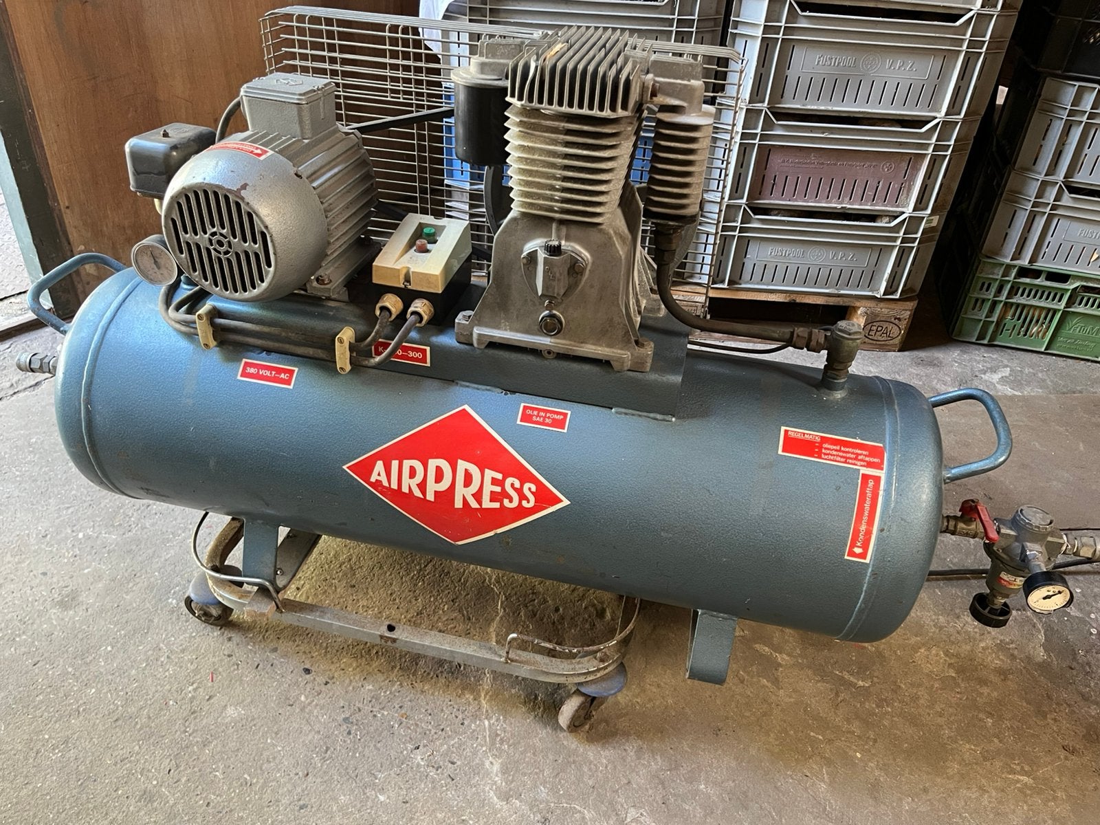 3pk Airpress K-100-300 compressor., 100 liter of meer, Ophalen, Zo goed als nieuw