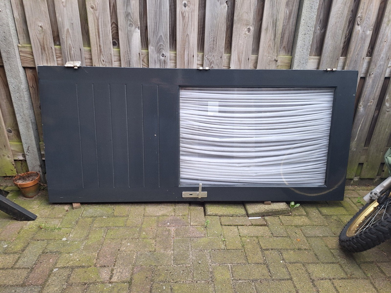 Zwarte buitendeur met glas, 211,5 x 93,5 cm, Doe-het-zelf en Verbouw, Deuren en Horren, Ophalen, Gebruikt, 80 tot 100 cm, Buitendeur