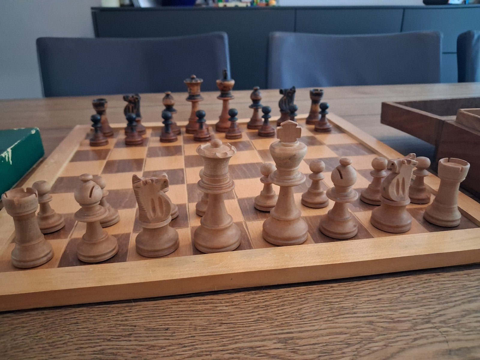 Vintage houten verzwaard schaak- en dambord palm revanche, Hobby en Vrije tijd, Gezelschapsspellen | Bordspellen, Een of twee spelers
