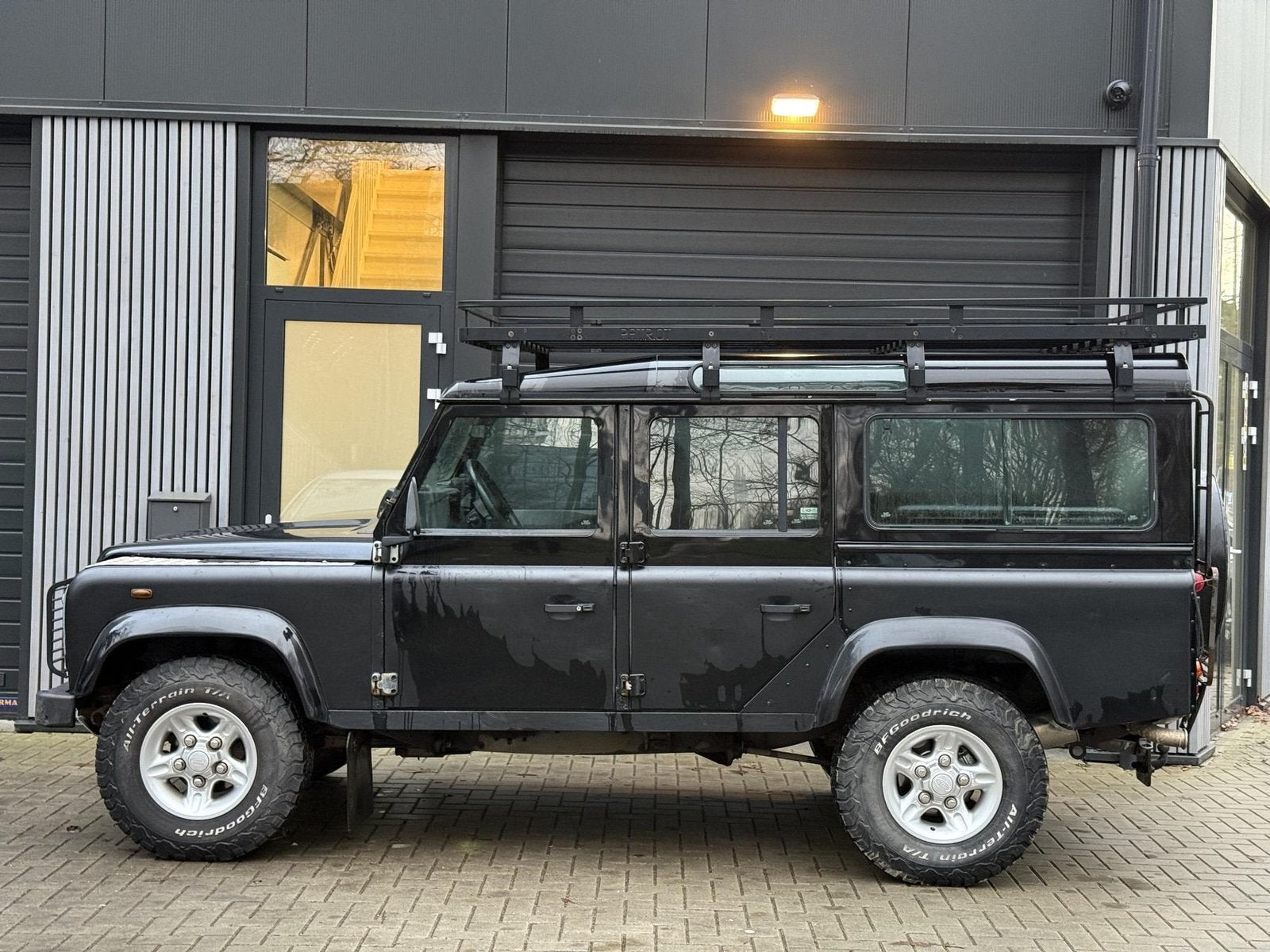 Land Rover Defender 2.5 110 Td5 County (bj 2000), foto 7