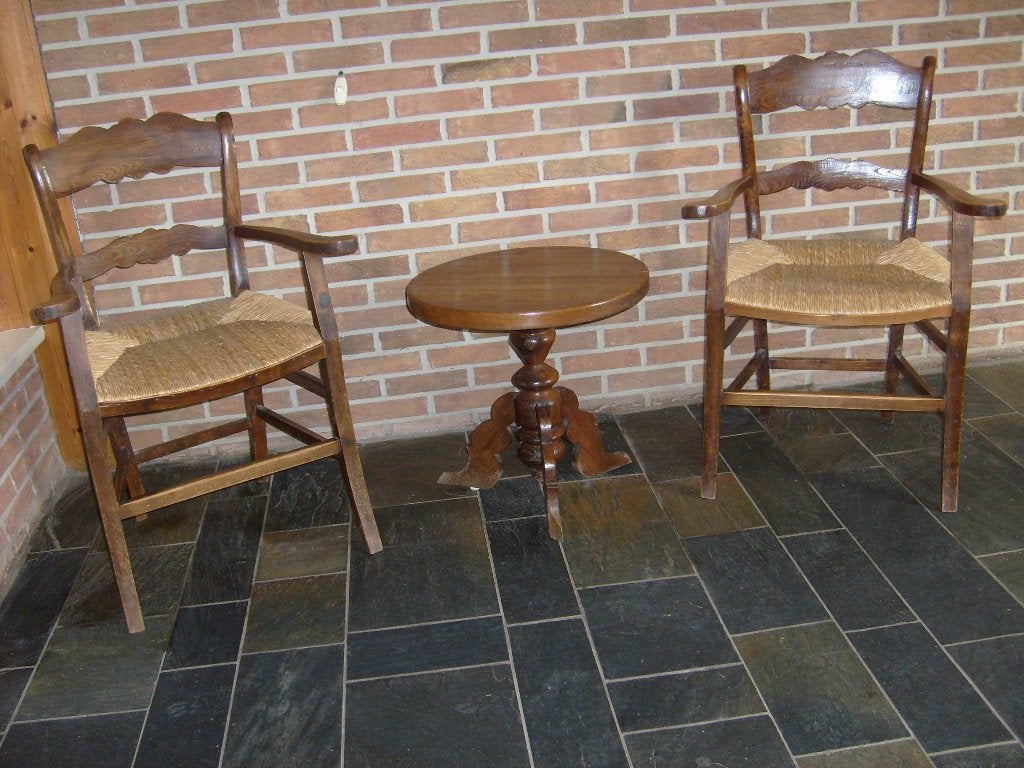 2 riet bedekte (kerk) stoelen, Ophalen, Gebruikt, Twee, Bruin