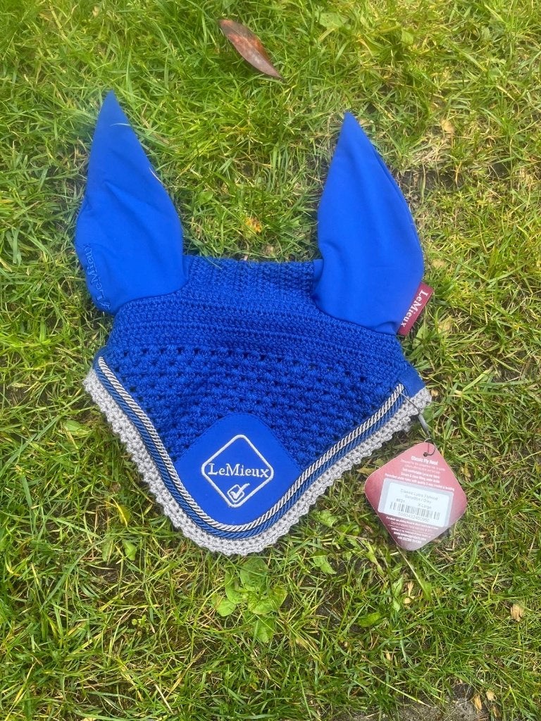 Blauw Lemieux oornetje maat Full. €35, Dieren en Toebehoren, Paarden en Pony's | Dekens en Dekjes, Ophalen of Verzenden