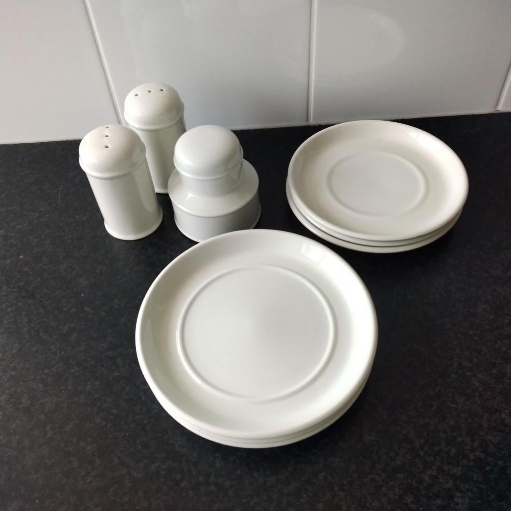 Wedgwood  midwinter stonehenge:roomstel,bordjes,peper+zoutse, Ophalen of Verzenden, Zo goed als nieuw, Bord(en), Wedgwood