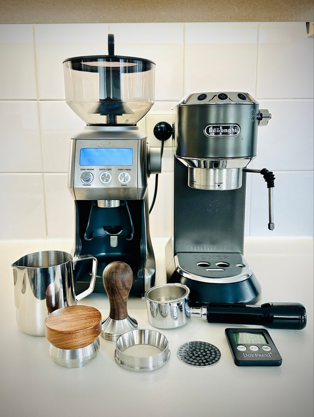 Delonghi Dedica & Solis Smart Grinder Pro - Complete Set, Ophalen, Afneembaar waterreservoir, Gemalen koffie, Zo goed als nieuw