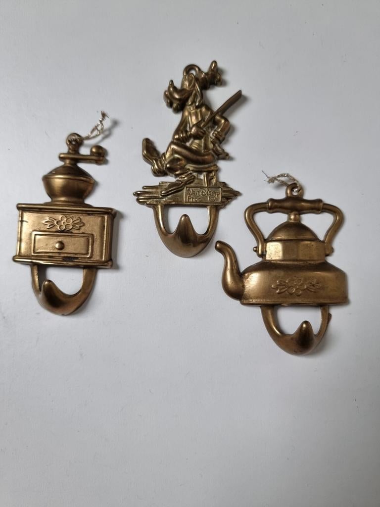 Vintage messing wandhaken set: koffiemolen, theepot, Goofy, Ophalen of Verzenden