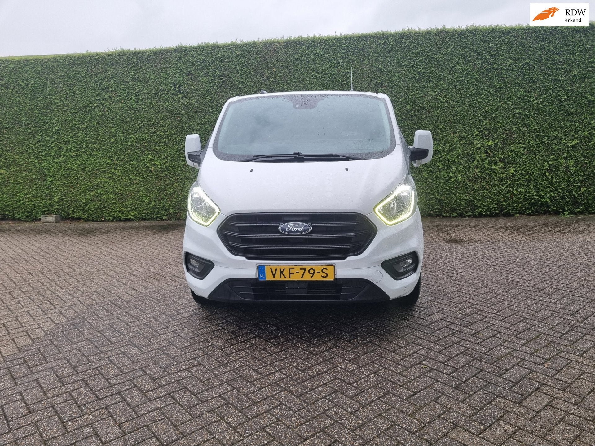 Ford Transit Custom 320 2.0 TDCI L2H1 Trend MHEV, Auto's, Voorwielaandrijving, Euro 6, 4 cilinders, Wit