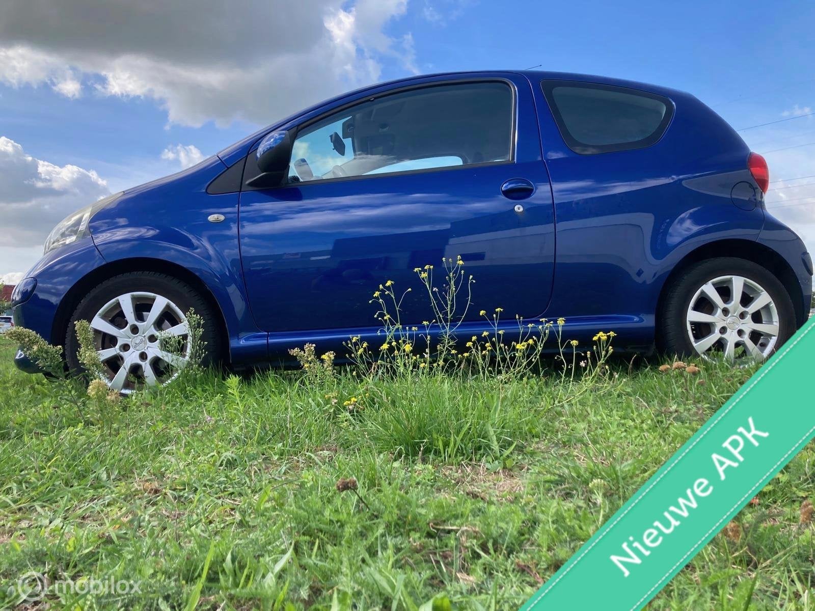 Toyota Aygo 1.0-12V 3-DEURS AIRCO APK tot 24/09/2027, Auto's, Stof, Gebruikt, Overige modellen, Handgeschakeld