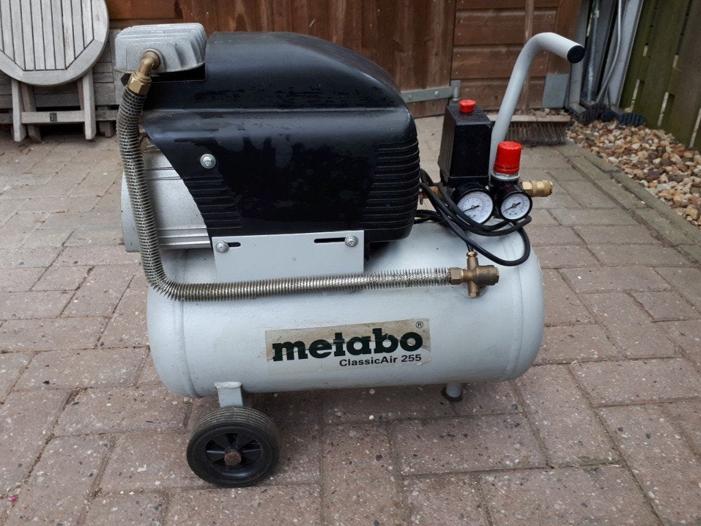 compressor Metabo, Doe-het-zelf en Verbouw, Compressors, Ophalen, Gebruikt, 6 tot 10 bar, Geluidgedempt