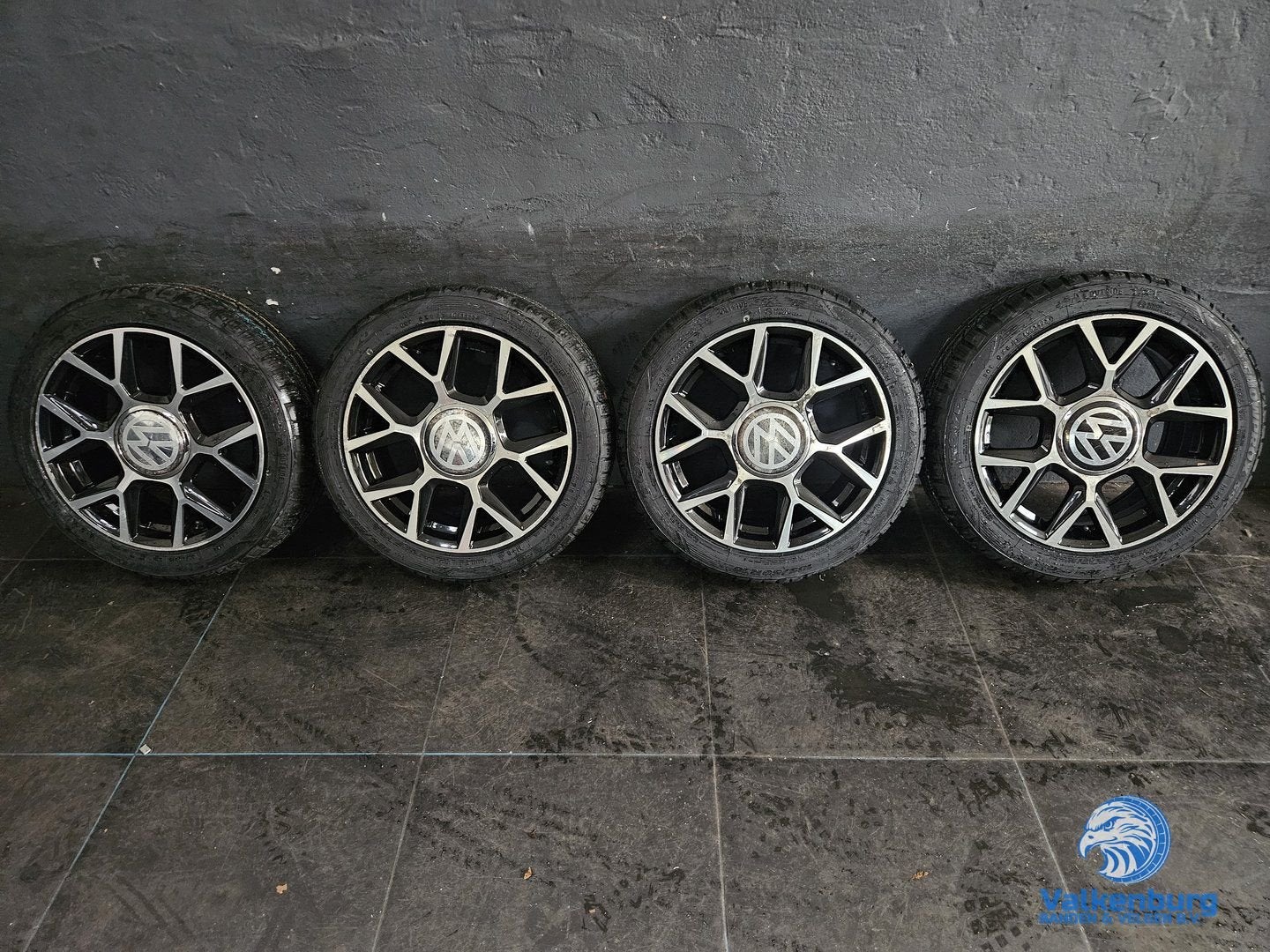 8mm! VW UP! GTI look 16 inch zwarte velgen 4x100 winterbande, Auto-onderdelen, Banden en Velgen, Gebruikt, -, Banden en Velgen