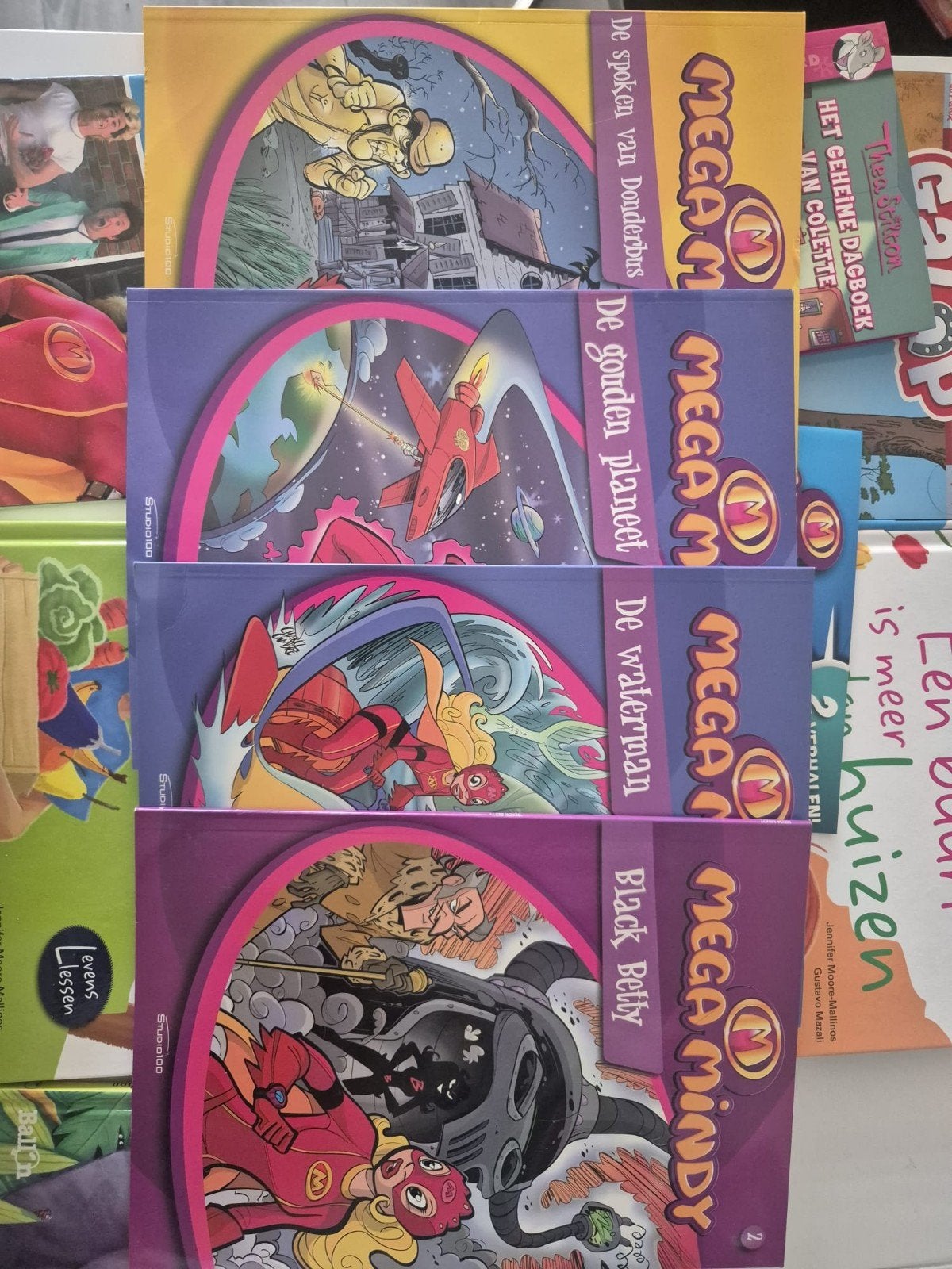 Mega Mindy stripboeken - 4 delen, Meerdere stripboeken, Ophalen, Zo goed als nieuw