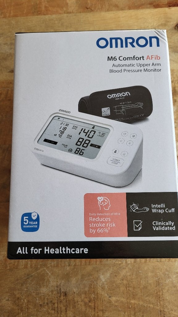 Omron M6 Comfort AFIB (model 2024) NIEUWSTAAT!!, Ophalen of Verzenden, Zo goed als nieuw