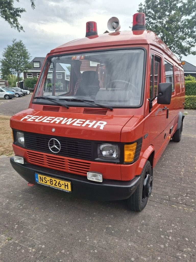 Mercedes TN 410 benzine brandweerauto camper, Mercedes-Benz, Handgeschakeld, Particulier, Achteruitrijcamera