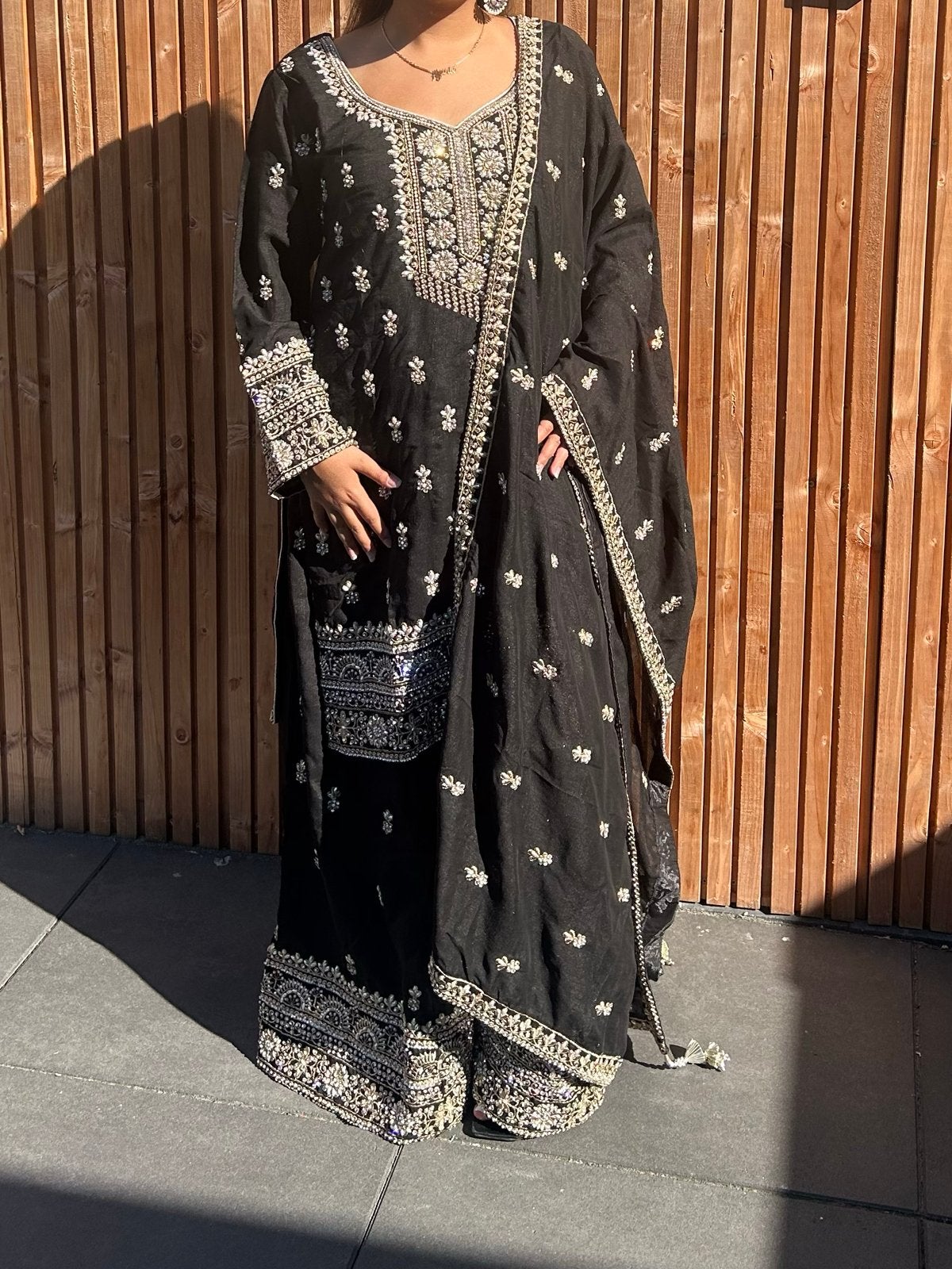 Prachtige zwarte Indiase/Pakistaanse sharara set, Ophalen of Verzenden, Nieuw