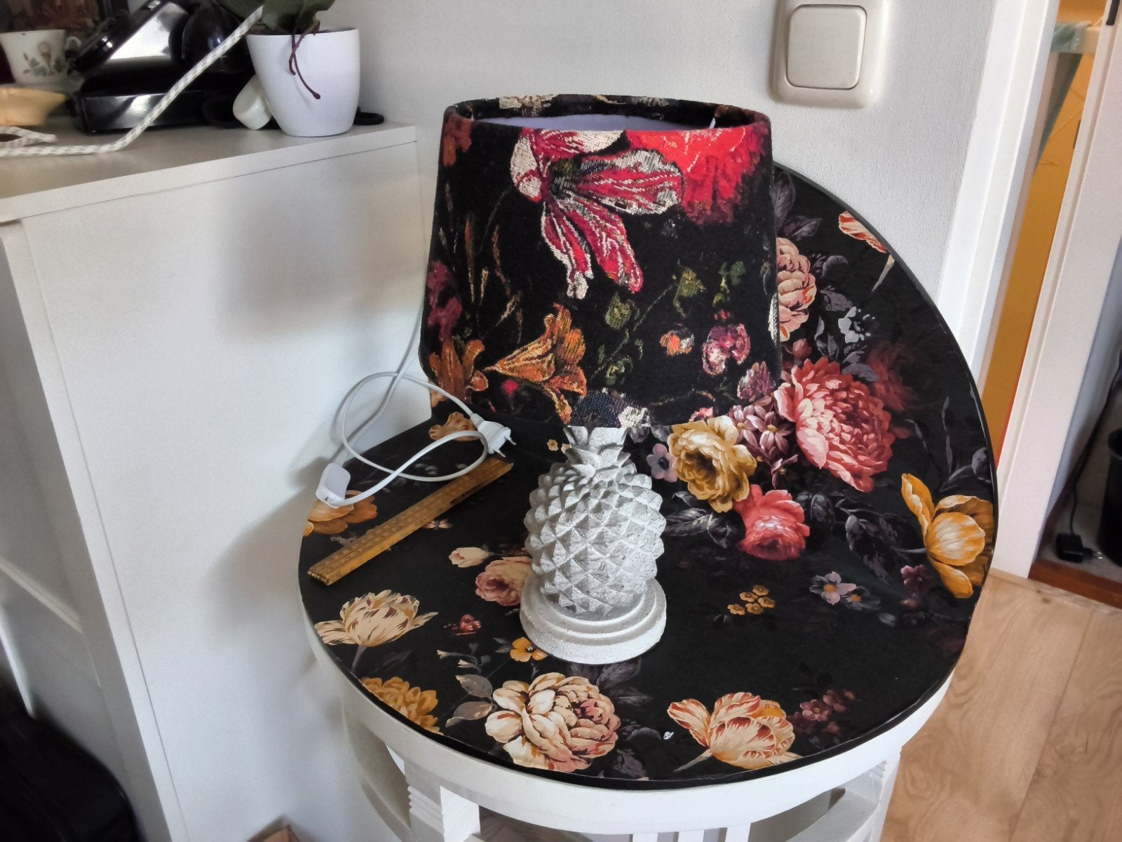 Lamp met stenenvoet in ananasvorm en 2 kappen, Gebruikt, Meerkleurig, E14 (klein), Steen/keramiek