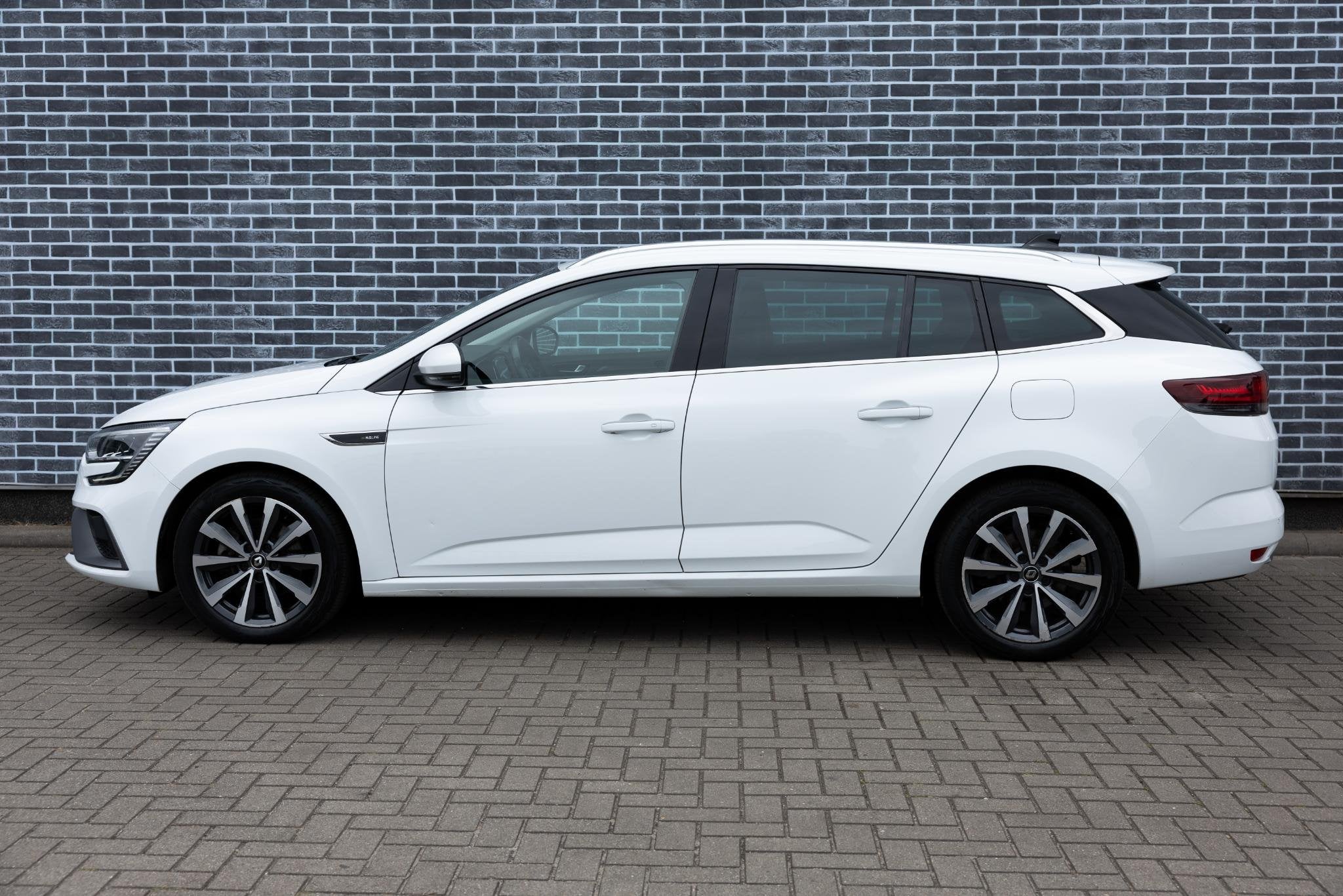 Renault Mégane Estate 1.6 Plug-In Hybrid 160 R.S. Line | Na, Stof, Gebruikt, 4 cilinders, Wit