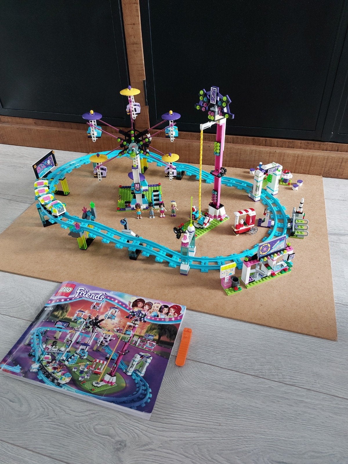 Lego Friends 41130 Amusement Park Roller Coaster!
Compleet!!, Lego, Friends, Ophalen of Verzenden, Zo goed als nieuw