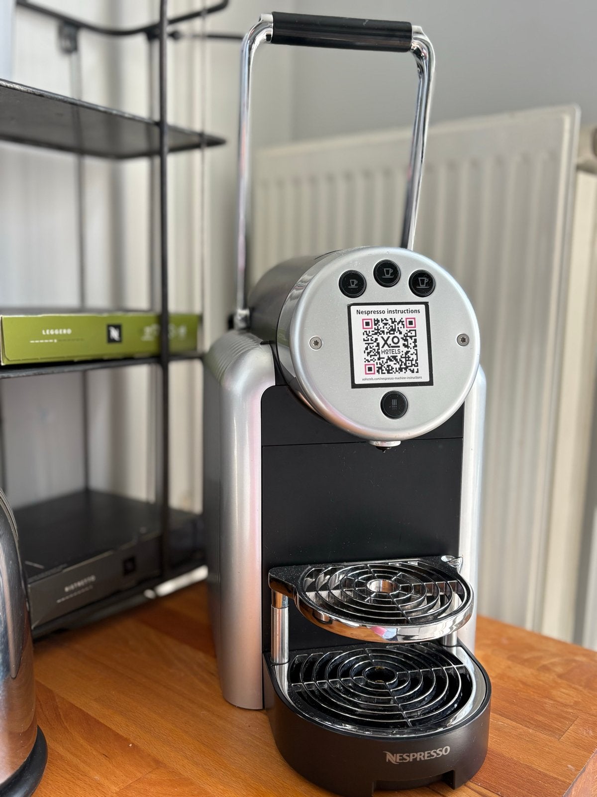 Nespresso zenius pro Koffiemachine - Zo goed als nieuw, Afneembaar waterreservoir, Espresso apparaat, Ophalen of Verzenden, Zo goed als nieuw