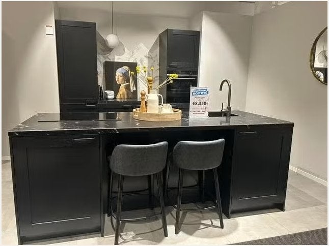 Showroom keuken, Huis en Inrichting, Keuken | Complete keukens, Ophalen, Zwart, Overige typen, Met kookeiland