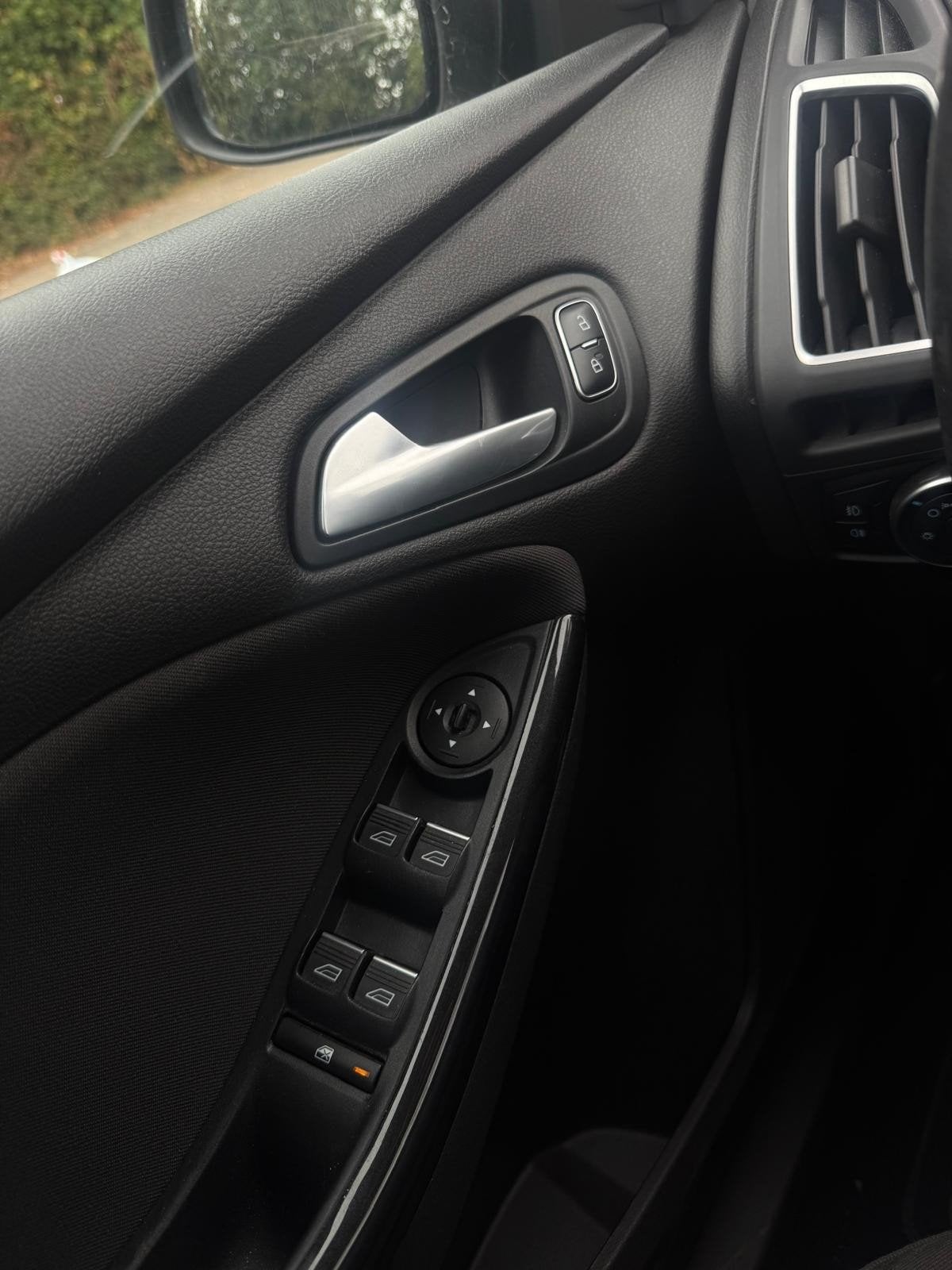 Foto 13 van Ford Focus 1.0 Ecoboost 125pk 2016 Zwart