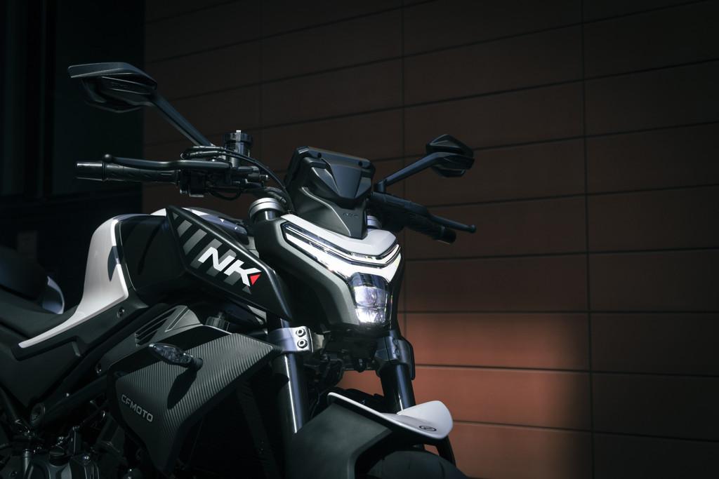 CFMOTO 450NK (bj 2026), 449 cc, 12 t/m 35 kW, Naked bike, Contact@bwimport.be